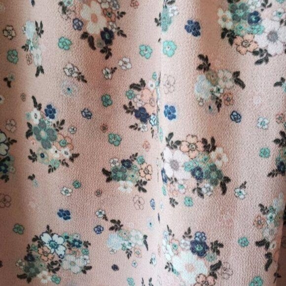 Love & Legend | Floral  & Flouncy Ruffle Sleeve - Picture 7 of 9